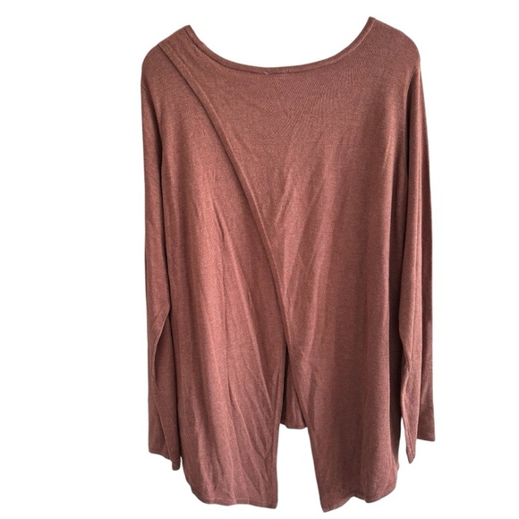 Zuda Ecovero Split Back Sweater Top Women's Size 1X Casual Athleisure NWT - Picture 7 of 15